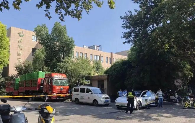 官方通报“上海多校午