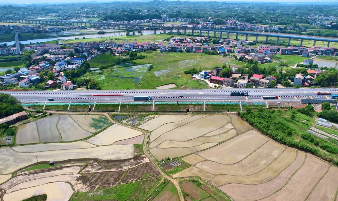 湖南首条“四改八”高